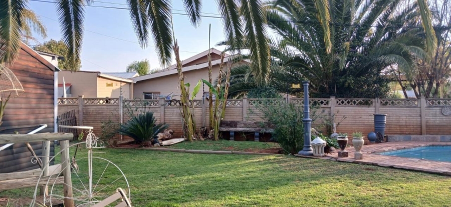 3 Bedroom Property for Sale in Heuwelsig Northern Cape